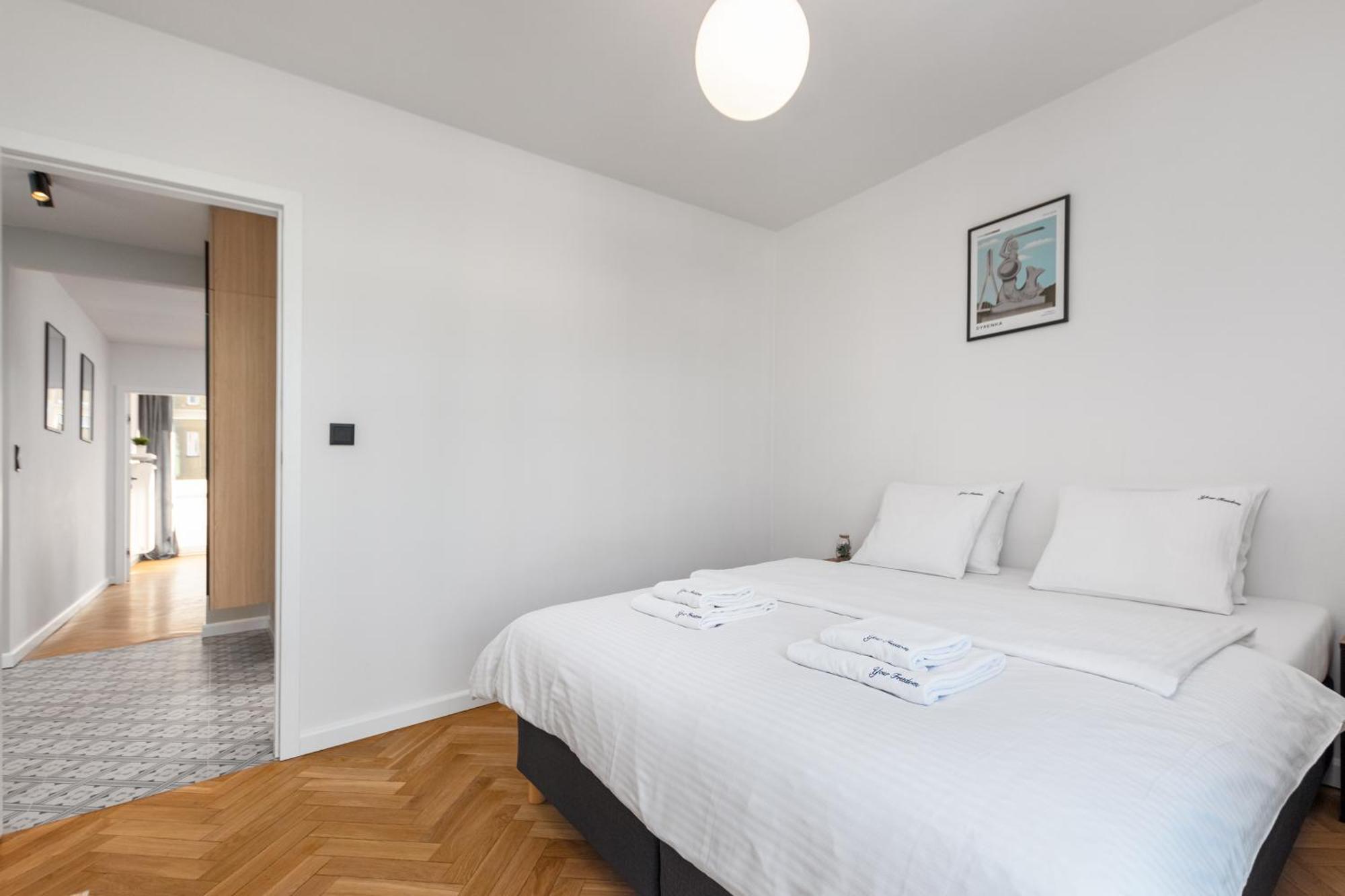 3 Bedroom Apartment Lipowa By Your Freedom Warsawa Bagian luar foto